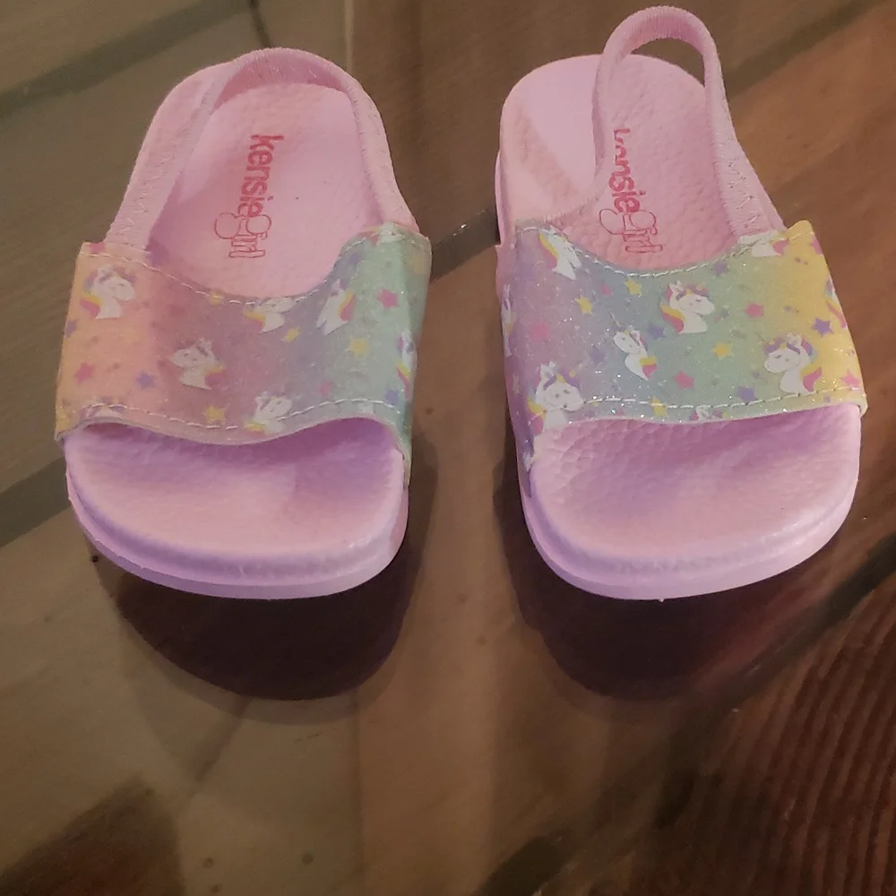 Sandals - Picture 2 of 3